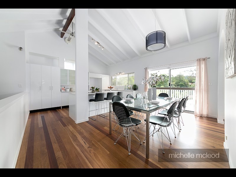 11 Chantilly Street, Chapel Hill QLD 4069