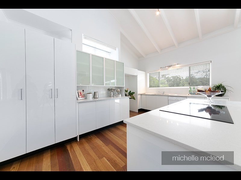 11 Chantilly Street, Chapel Hill QLD 4069