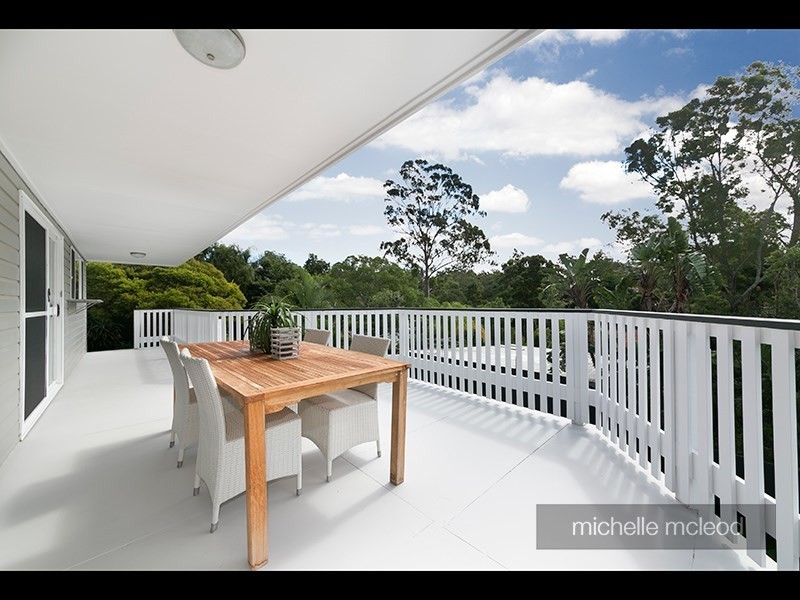 11 Chantilly Street, Chapel Hill QLD 4069