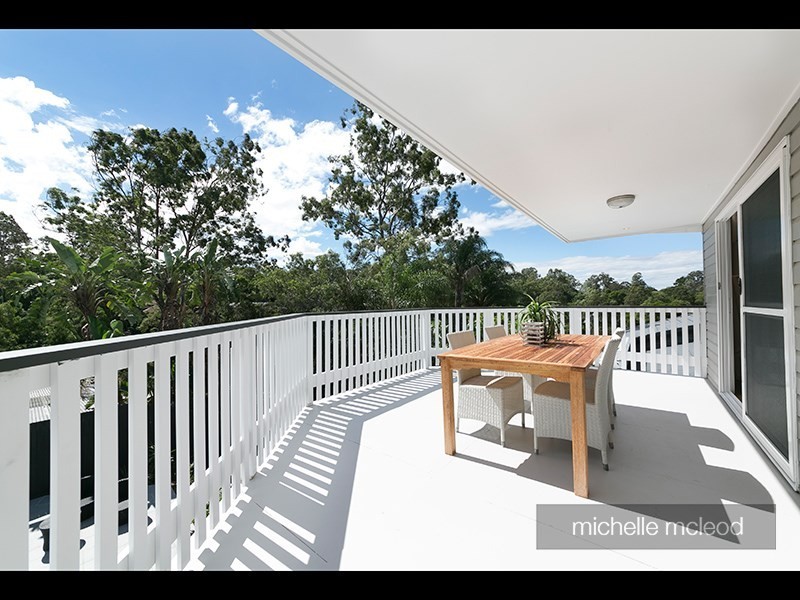 11 Chantilly Street, Chapel Hill QLD 4069