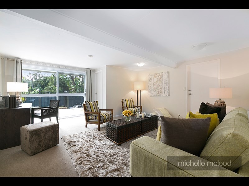 11 Chantilly Street, Chapel Hill QLD 4069