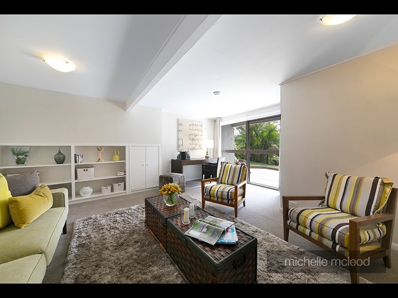11 Chantilly Street, Chapel Hill QLD 4069
