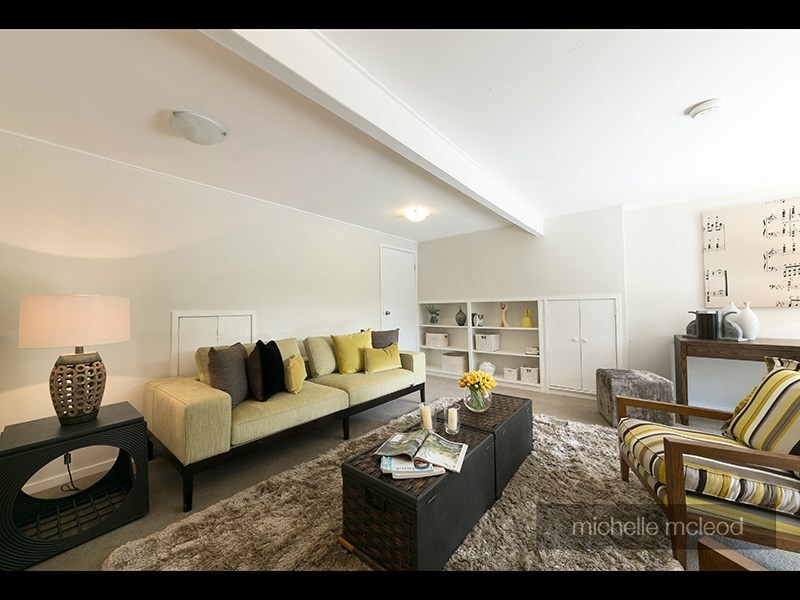 11 Chantilly Street, Chapel Hill QLD 4069