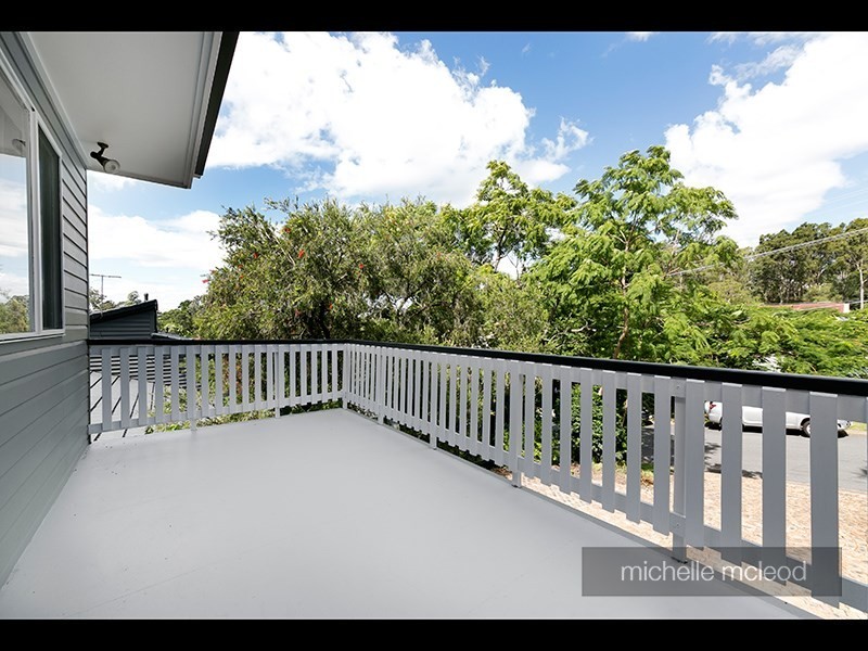 11 Chantilly Street, Chapel Hill QLD 4069