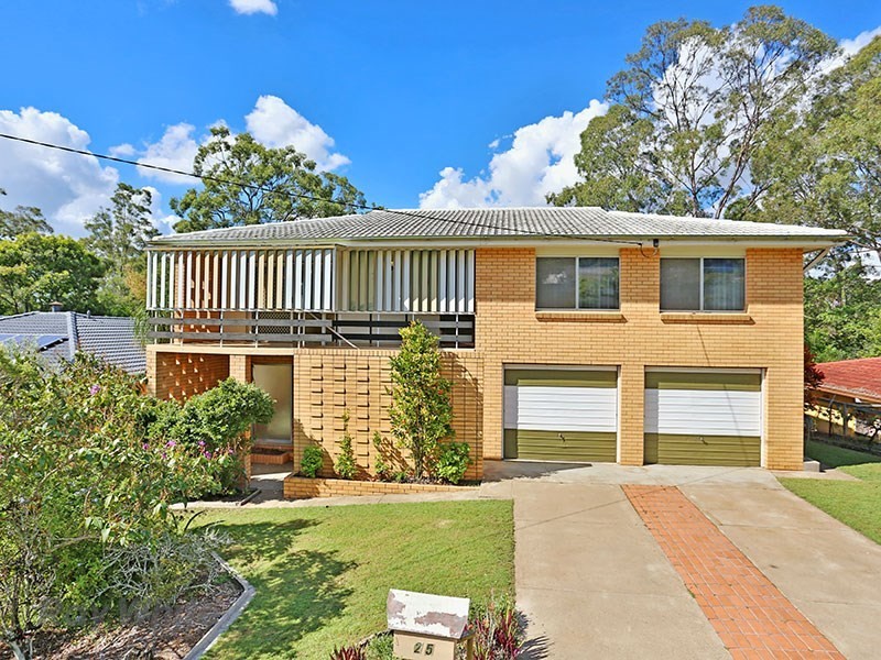 25 Kitching Street, Chapel Hill QLD 4069