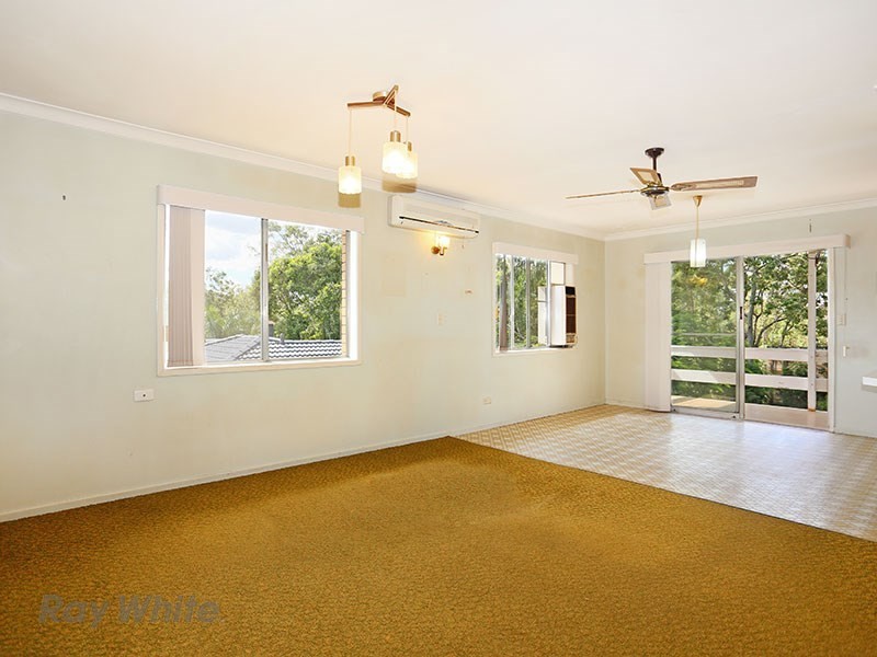 25 Kitching Street, Chapel Hill QLD 4069