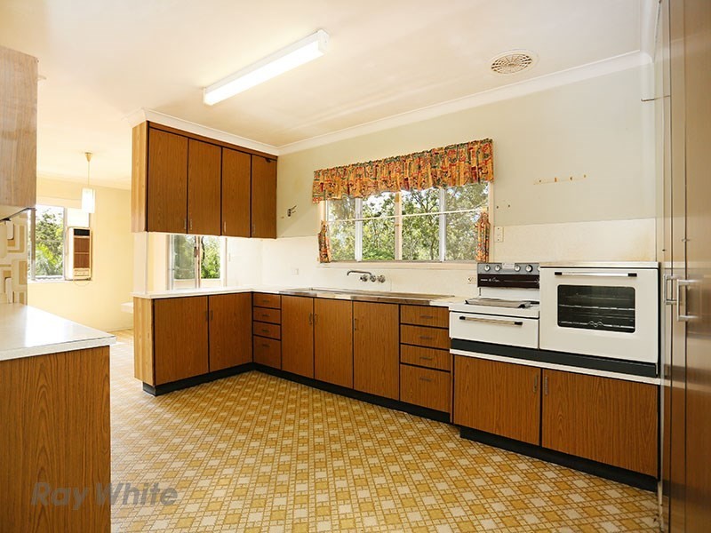 25 Kitching Street, Chapel Hill QLD 4069