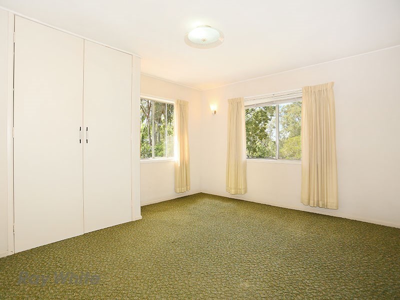 25 Kitching Street, Chapel Hill QLD 4069