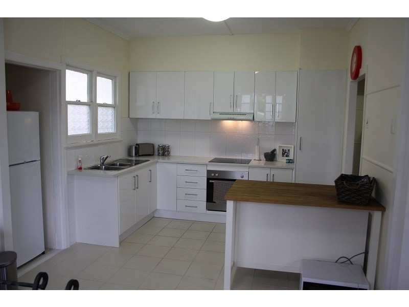 7 Equinox Street, Taringa QLD 4068