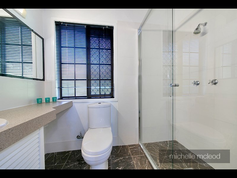 8 Jocelyn Court, Chapel Hill QLD 4069