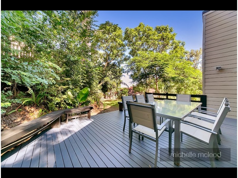 8 Jocelyn Court, Chapel Hill QLD 4069