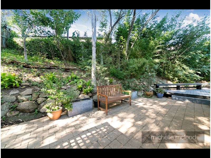 8 Jocelyn Court, Chapel Hill QLD 4069