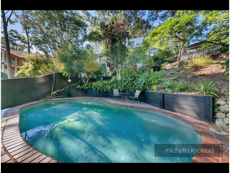 8 Jocelyn Court, Chapel Hill QLD 4069