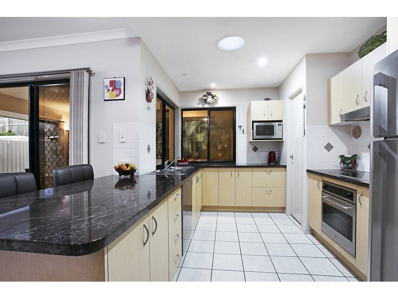 35 Brookeside Crescent, Seventeen Mile Rocks QLD 4073