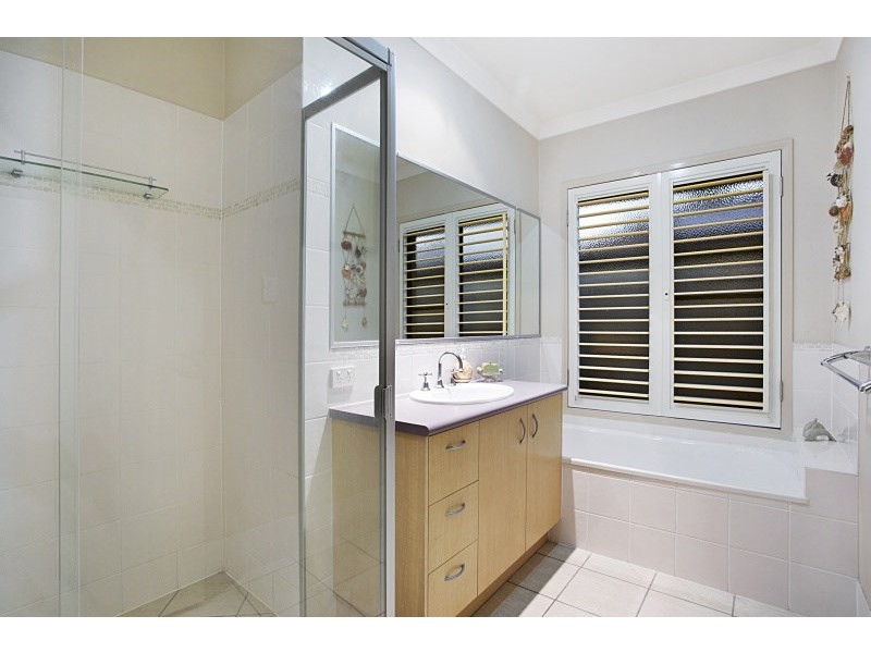 35 Brookeside Crescent, Seventeen Mile Rocks QLD 4073