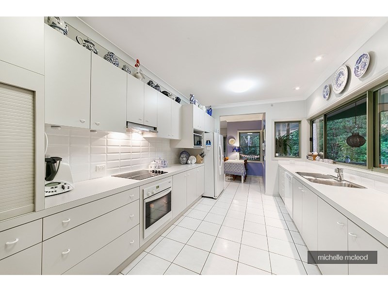 78 Hakea Crescent, Chapel Hill QLD 4069