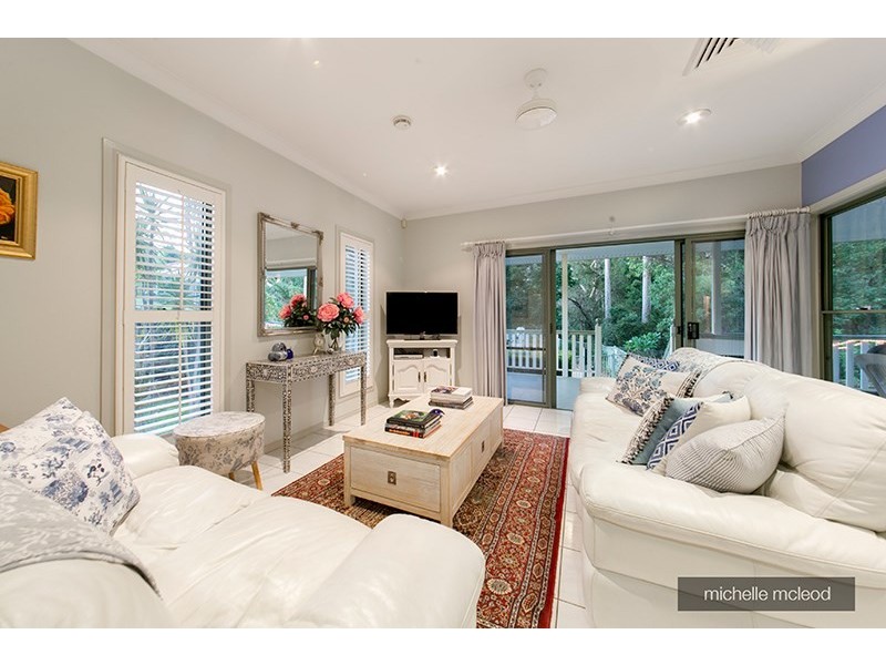 78 Hakea Crescent, Chapel Hill QLD 4069