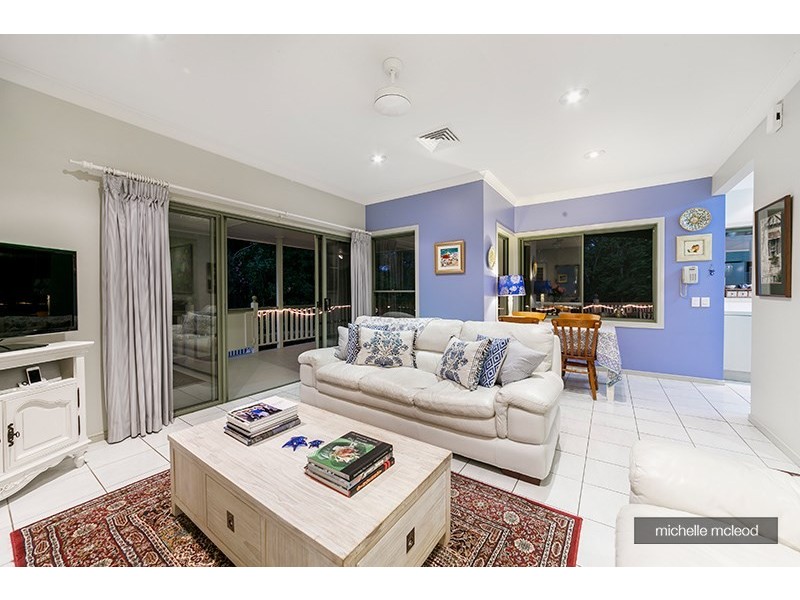 78 Hakea Crescent, Chapel Hill QLD 4069