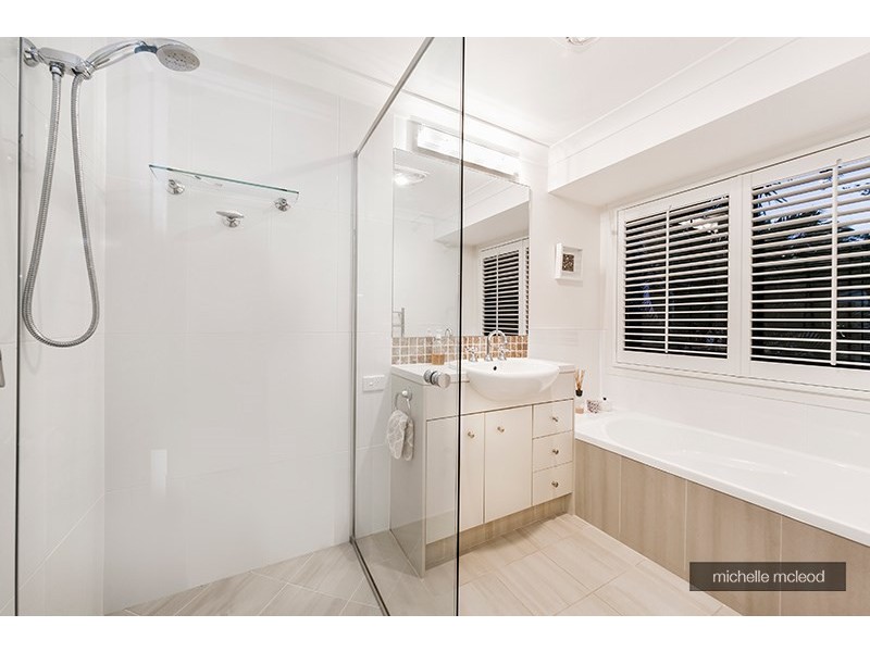 78 Hakea Crescent, Chapel Hill QLD 4069