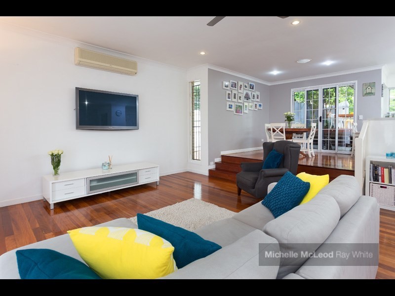 11 Steptoe Street, Chapel Hill QLD 4069