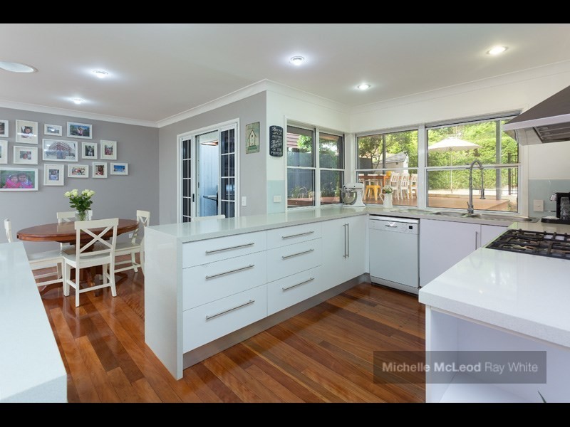 11 Steptoe Street, Chapel Hill QLD 4069