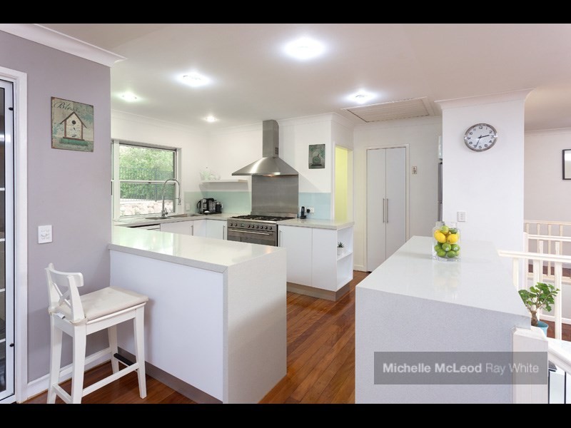 11 Steptoe Street, Chapel Hill QLD 4069