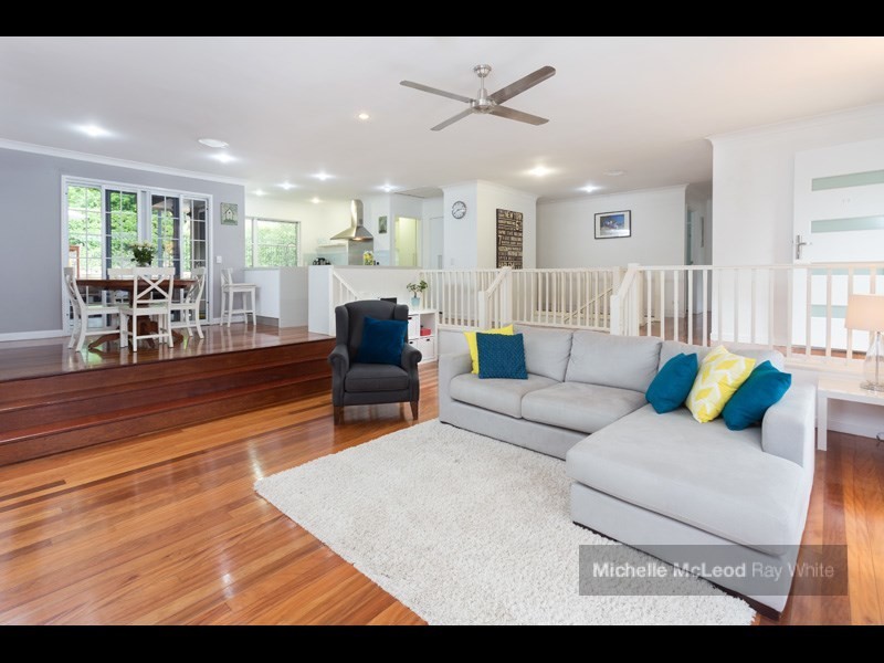 11 Steptoe Street, Chapel Hill QLD 4069