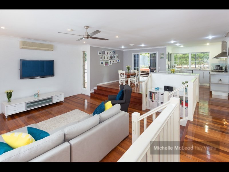 11 Steptoe Street, Chapel Hill QLD 4069