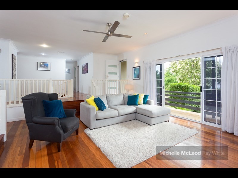 11 Steptoe Street, Chapel Hill QLD 4069