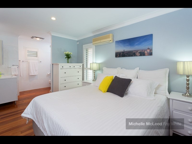 11 Steptoe Street, Chapel Hill QLD 4069