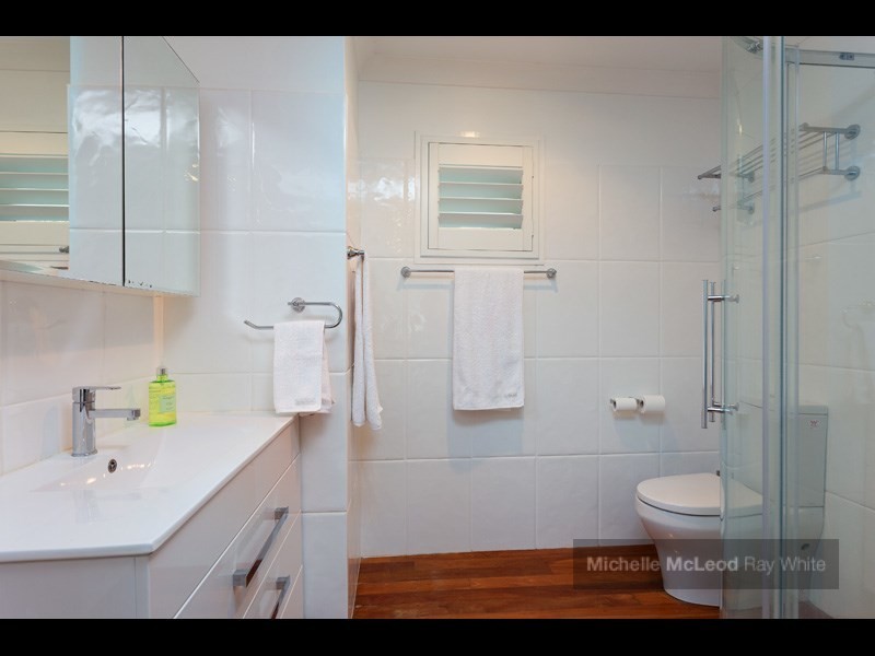 11 Steptoe Street, Chapel Hill QLD 4069