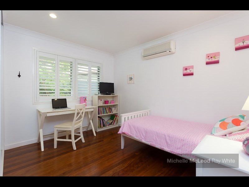 11 Steptoe Street, Chapel Hill QLD 4069