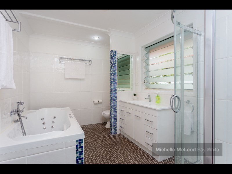 11 Steptoe Street, Chapel Hill QLD 4069