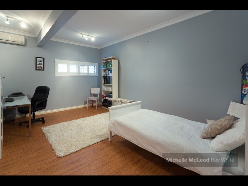 11 Steptoe Street, Chapel Hill QLD 4069