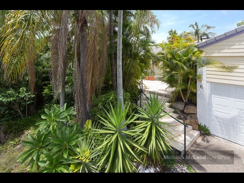 6 Kagoola Close, Chapel Hill QLD 4069