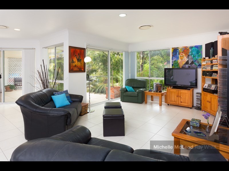 6 Kagoola Close, Chapel Hill QLD 4069