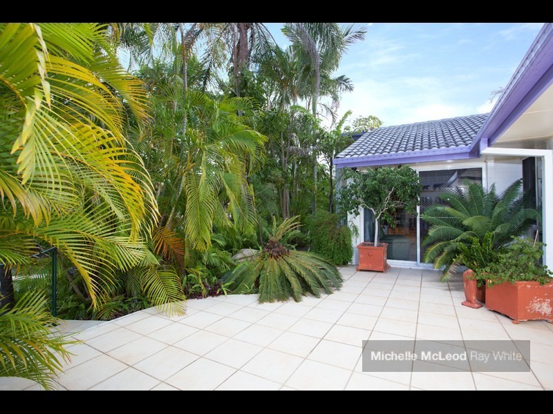 6 Kagoola Close, Chapel Hill QLD 4069