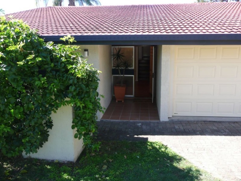 16 Staaten Street, Chapel Hill QLD 4069