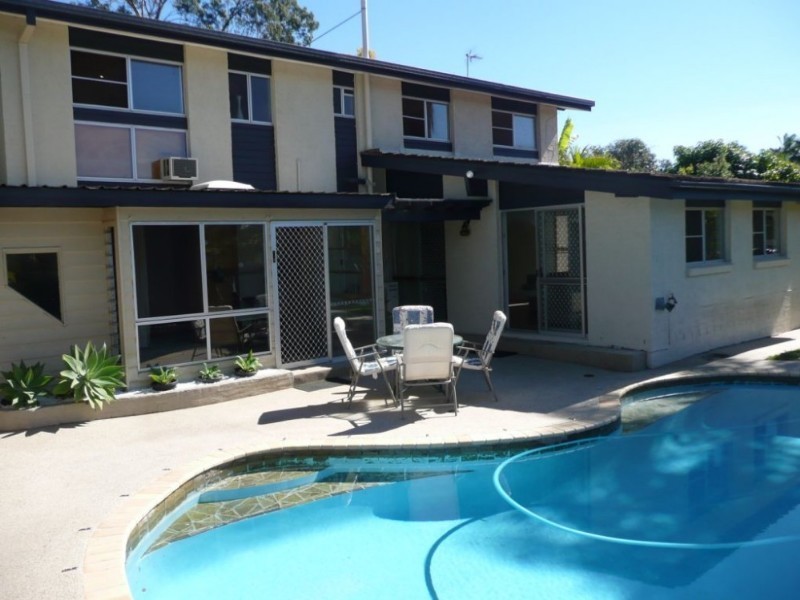 16 Staaten Street, Chapel Hill QLD 4069