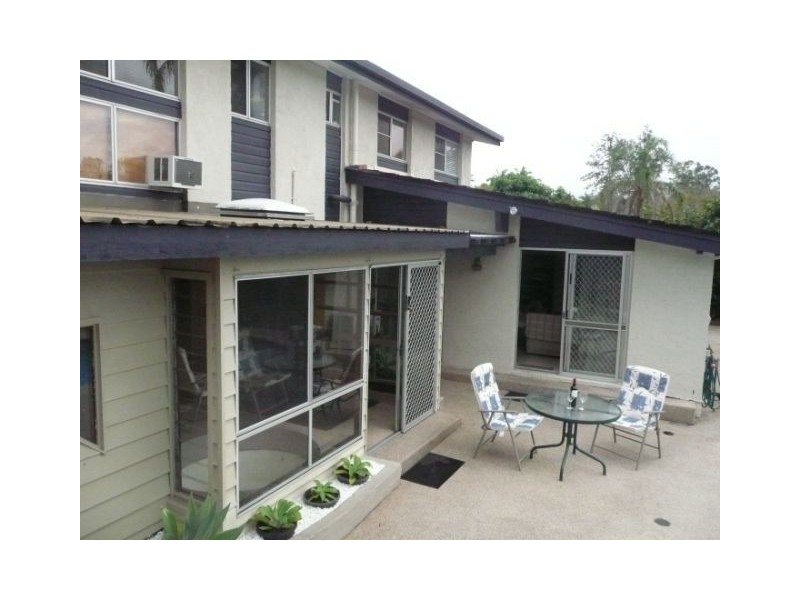 16 Staaten Street, Chapel Hill QLD 4069