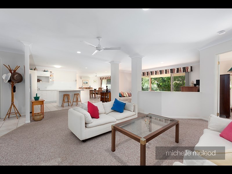 7 Fern Place, Kenmore QLD 4069