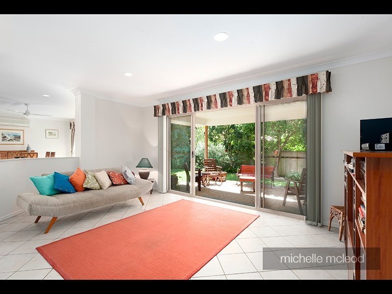 7 Fern Place, Kenmore QLD 4069