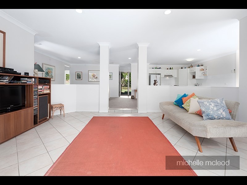 7 Fern Place, Kenmore QLD 4069