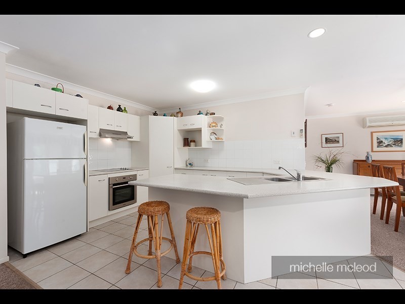 7 Fern Place, Kenmore QLD 4069