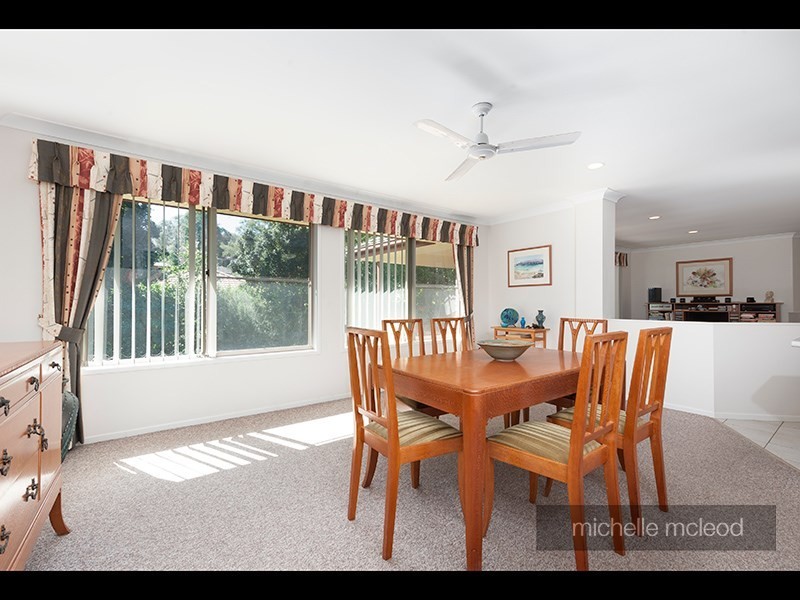 7 Fern Place, Kenmore QLD 4069