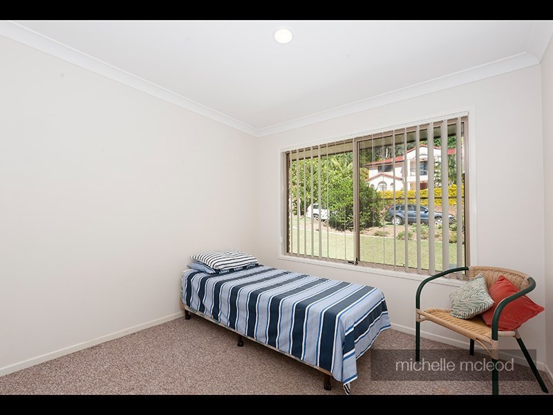7 Fern Place, Kenmore QLD 4069