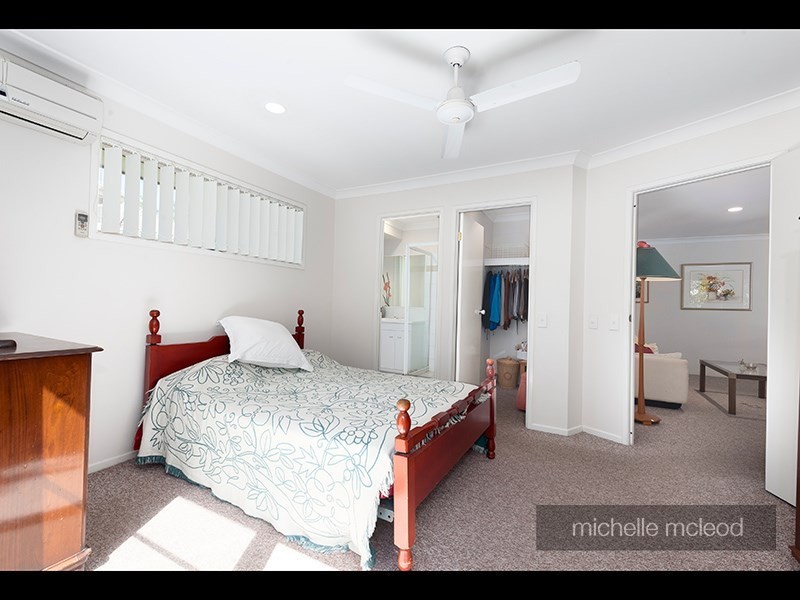 7 Fern Place, Kenmore QLD 4069