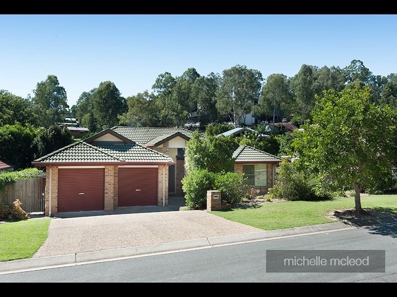 7 Fern Place, Kenmore QLD 4069