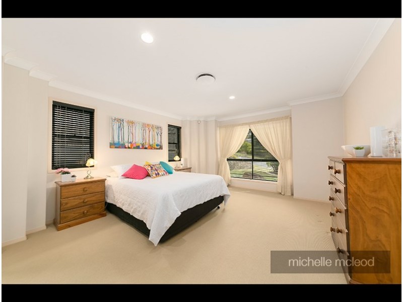 6 Summerfield Place, Kenmore QLD 4069