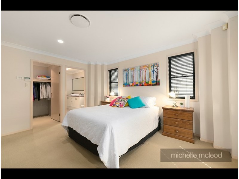 6 Summerfield Place, Kenmore QLD 4069